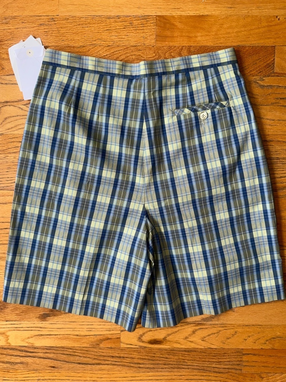 LIZGOLF by Liz Claiborne Women's Plaid Shorts with Rubber Waistband - Picture 7 of 7